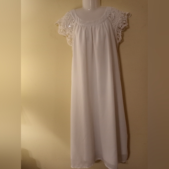 White Lace Sleeve Flowy Dress sz M - Picture 1 of 4